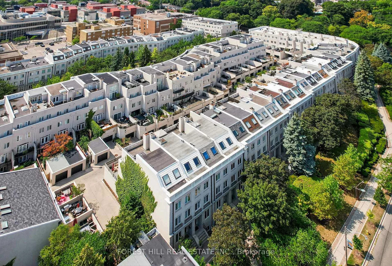 252, Spadina, Casa Loma, Toronto