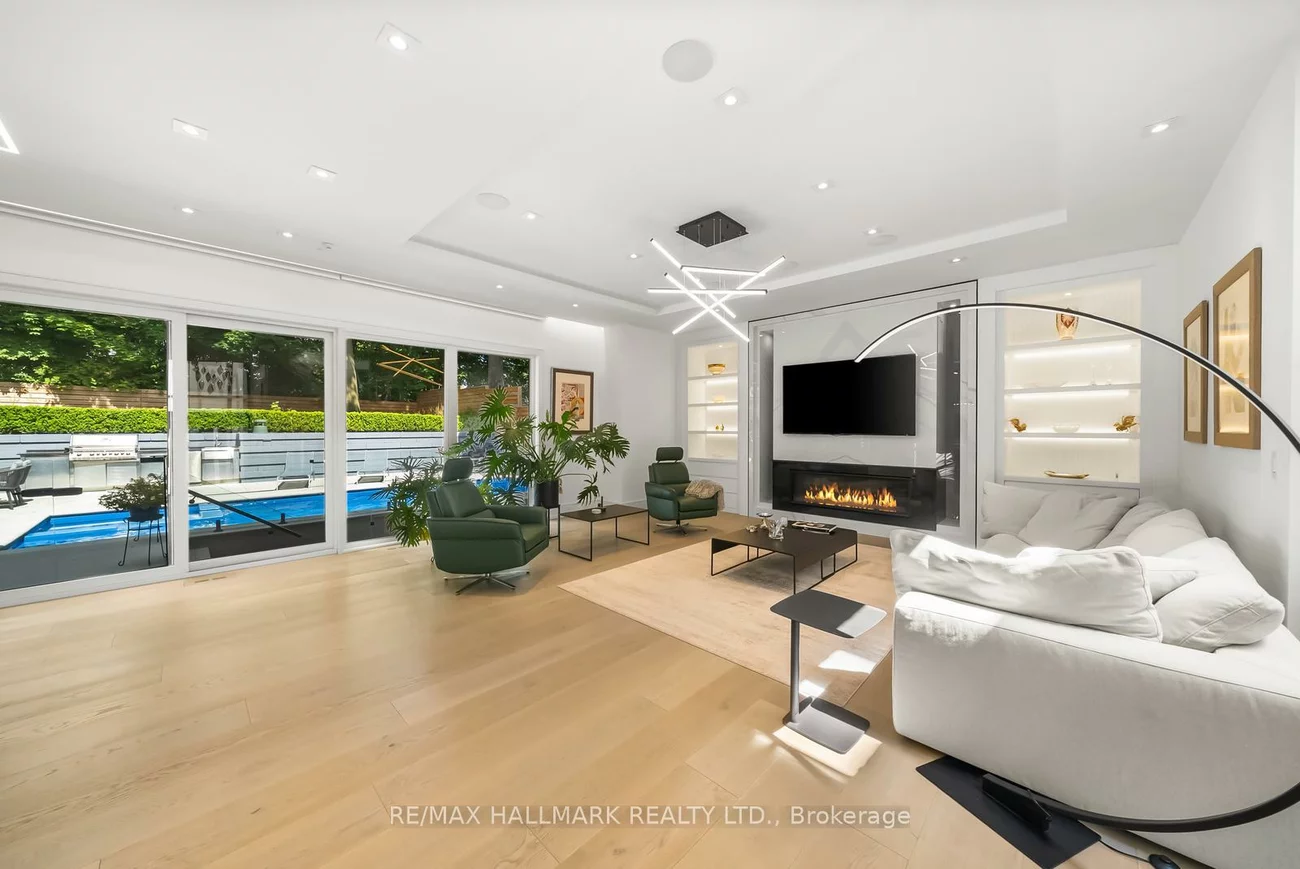 65, Whittaker, Bayview Village, Toronto