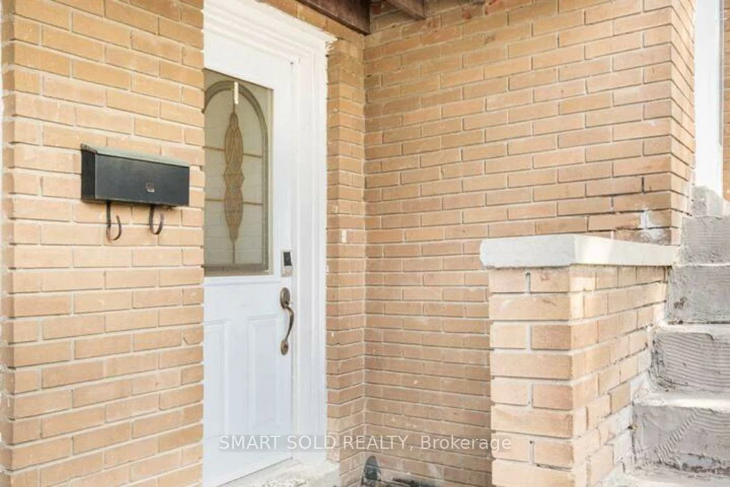 76, Clancy, Don Valley Village, Toronto