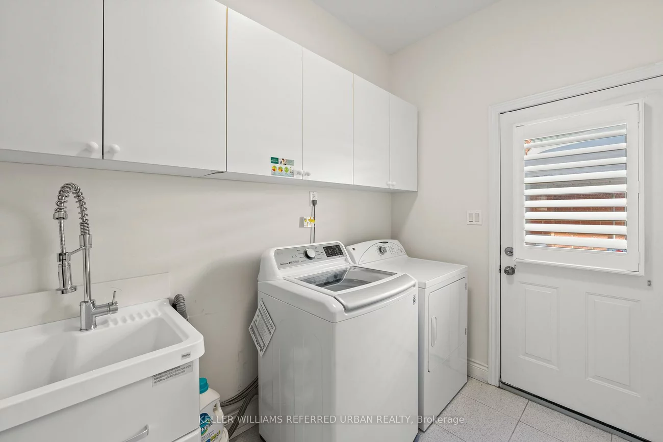 116, Elmhurst, Lansing-Westgate, Toronto