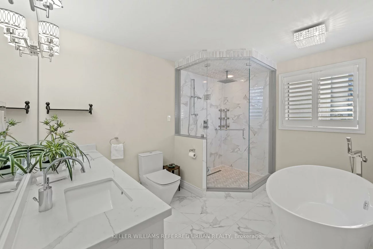 116, Elmhurst, Lansing-Westgate, Toronto