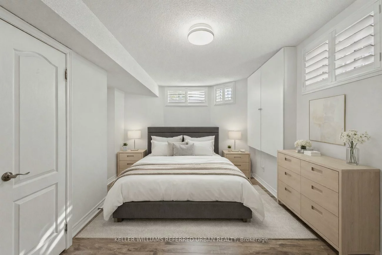 116, Elmhurst, Lansing-Westgate, Toronto