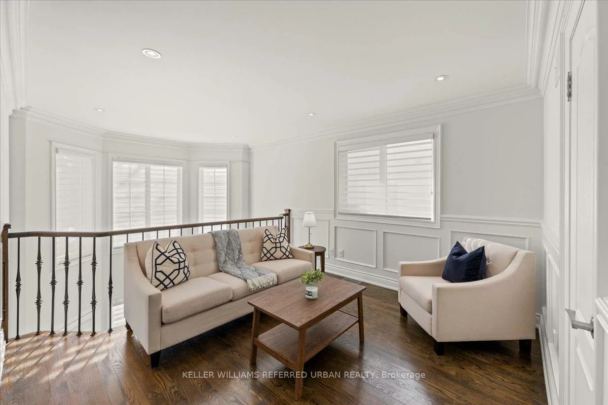 116, Elmhurst, Lansing-Westgate, Toronto