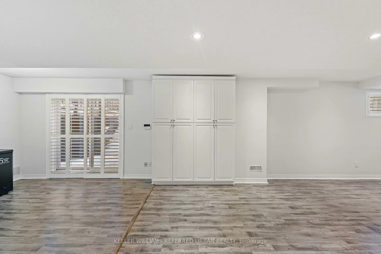 116, Elmhurst, Lansing-Westgate, Toronto