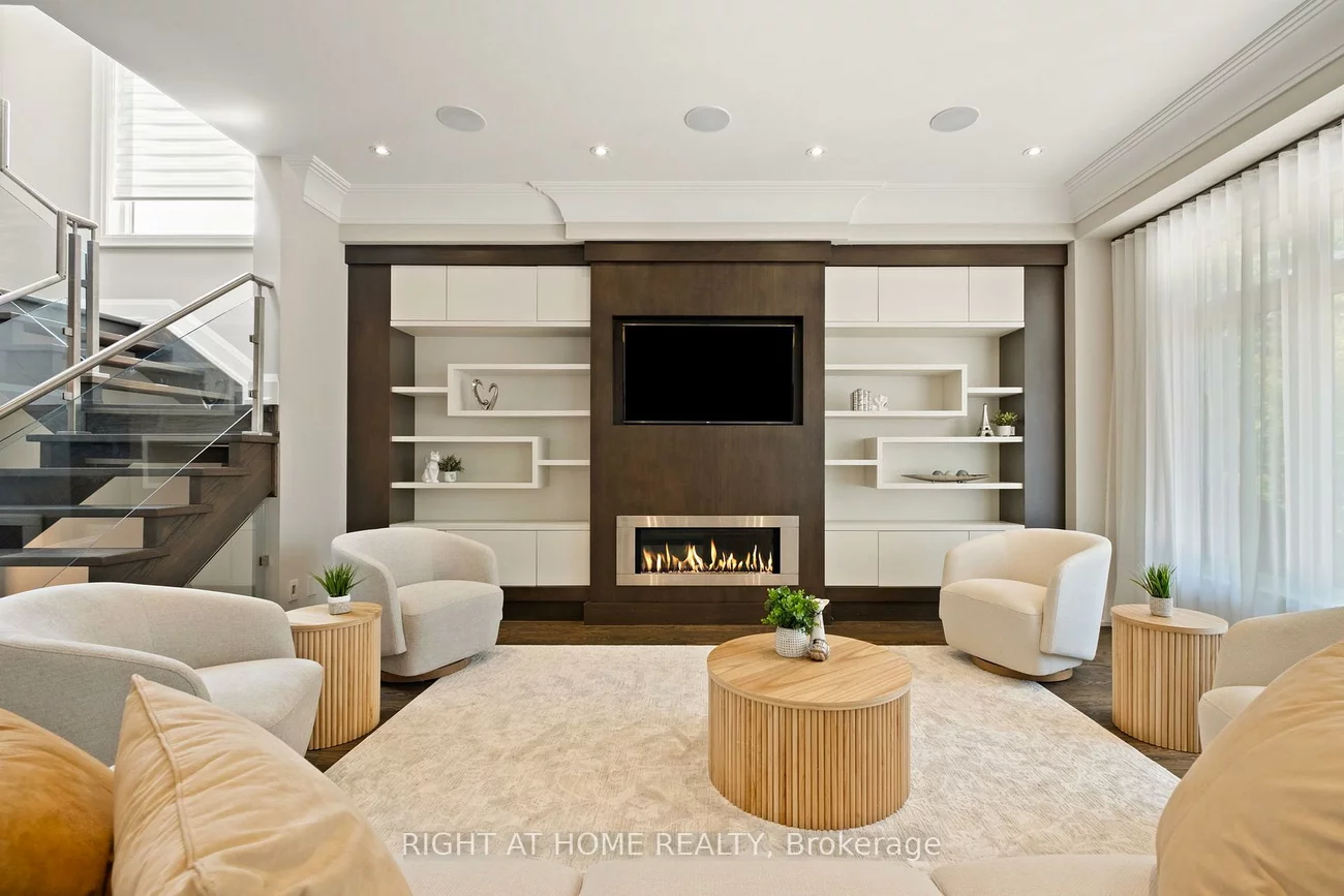 316, Churchill, Willowdale West, Toronto