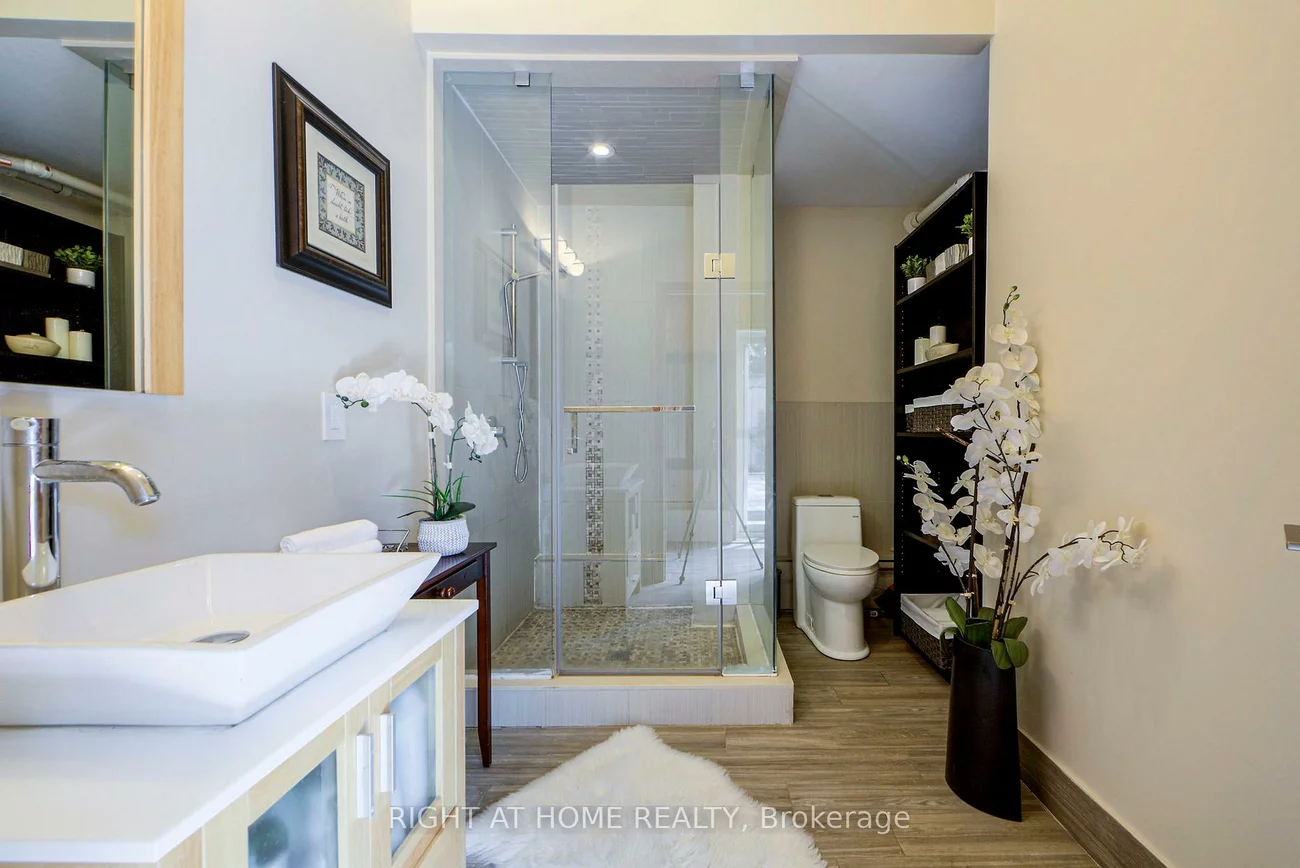 316, Churchill, Willowdale West, Toronto