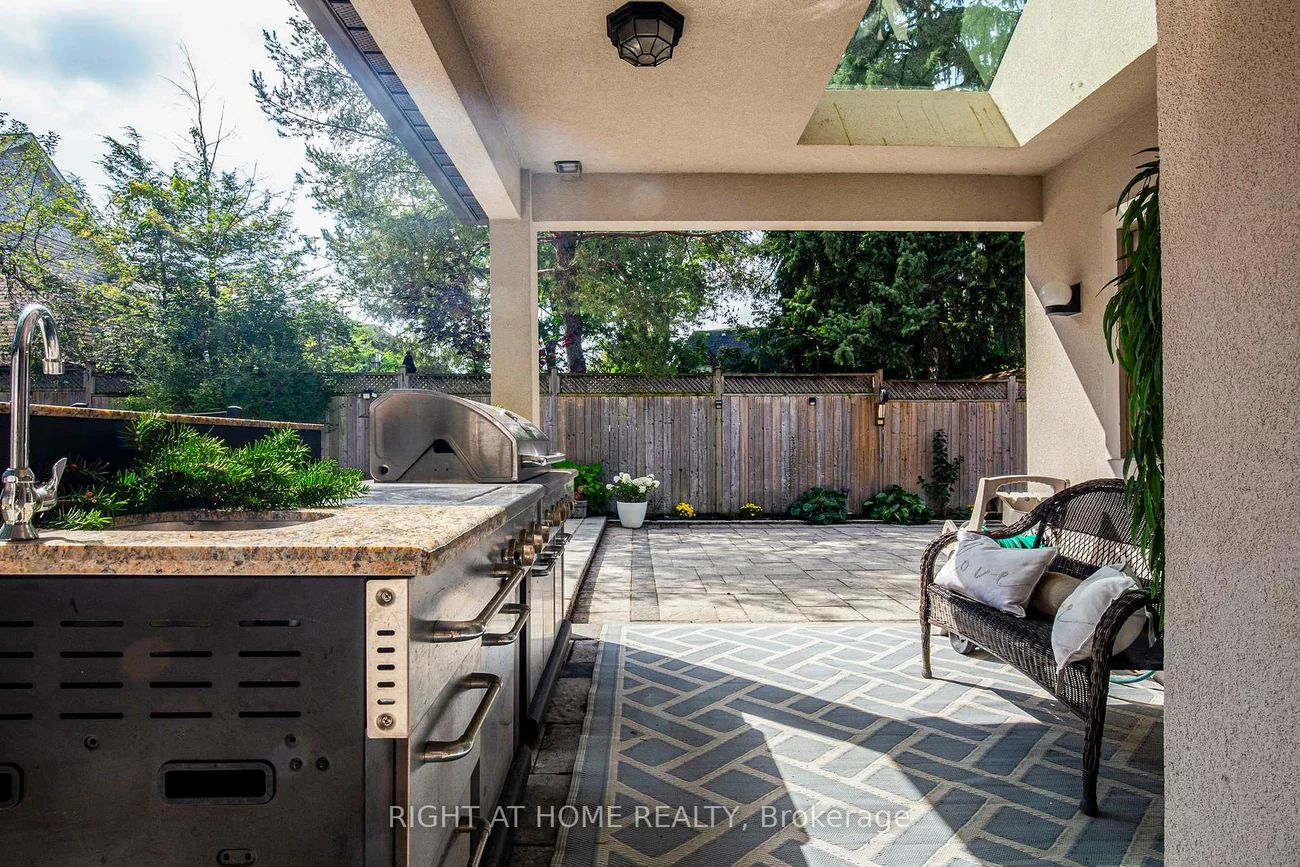 316, Churchill, Willowdale West, Toronto