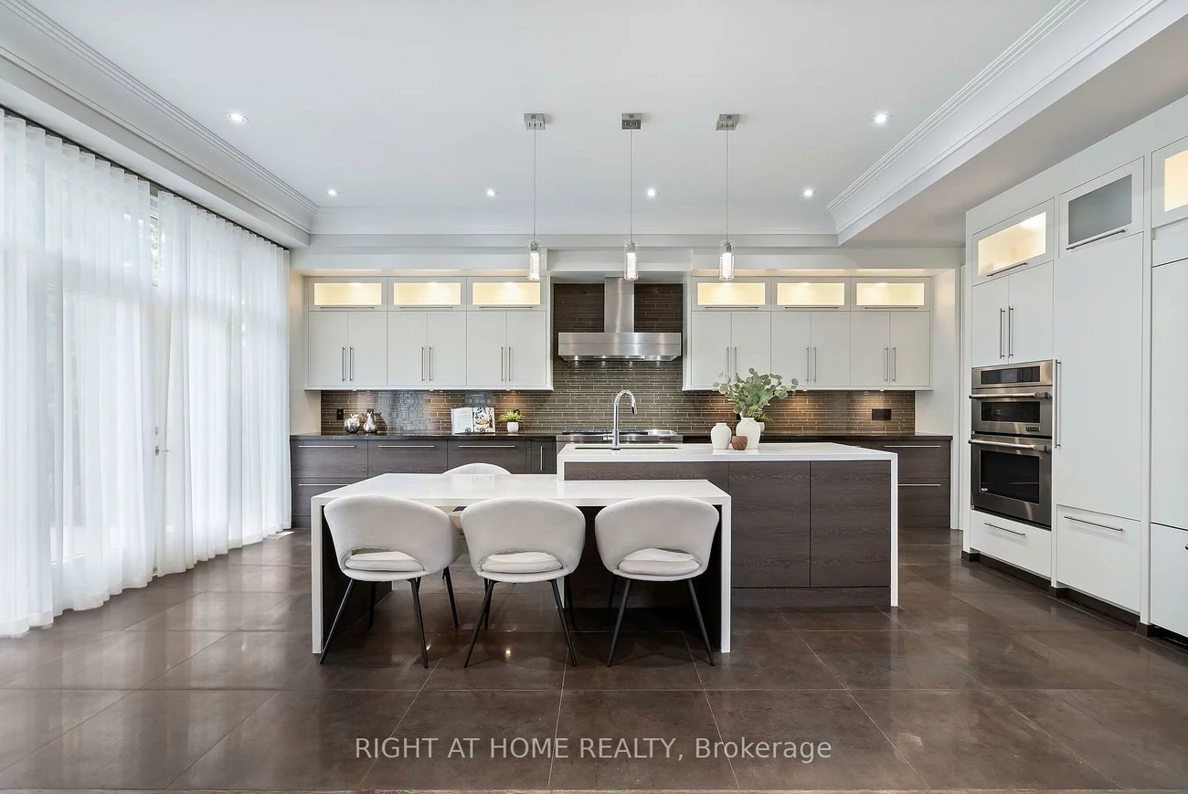 316, Churchill, Willowdale West, Toronto