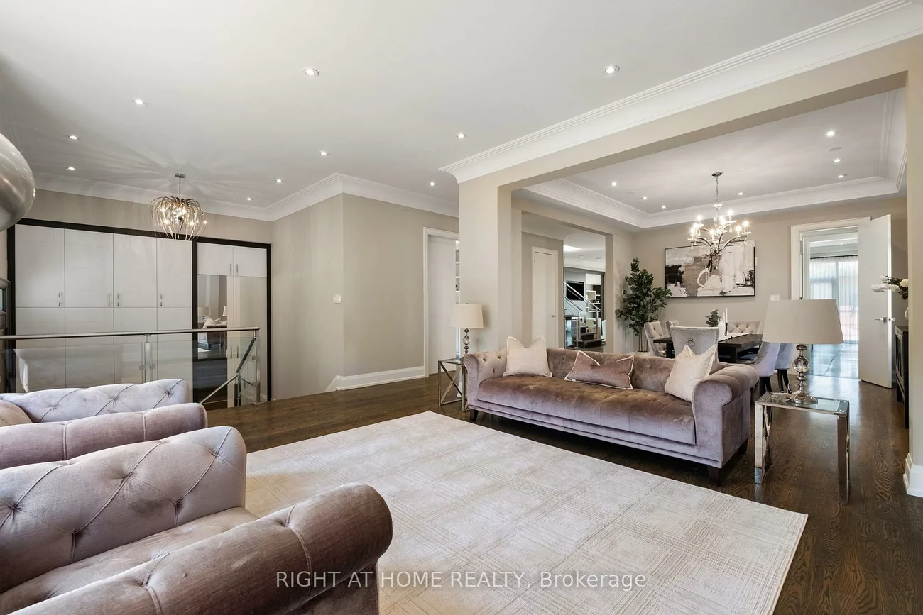 316, Churchill, Willowdale West, Toronto