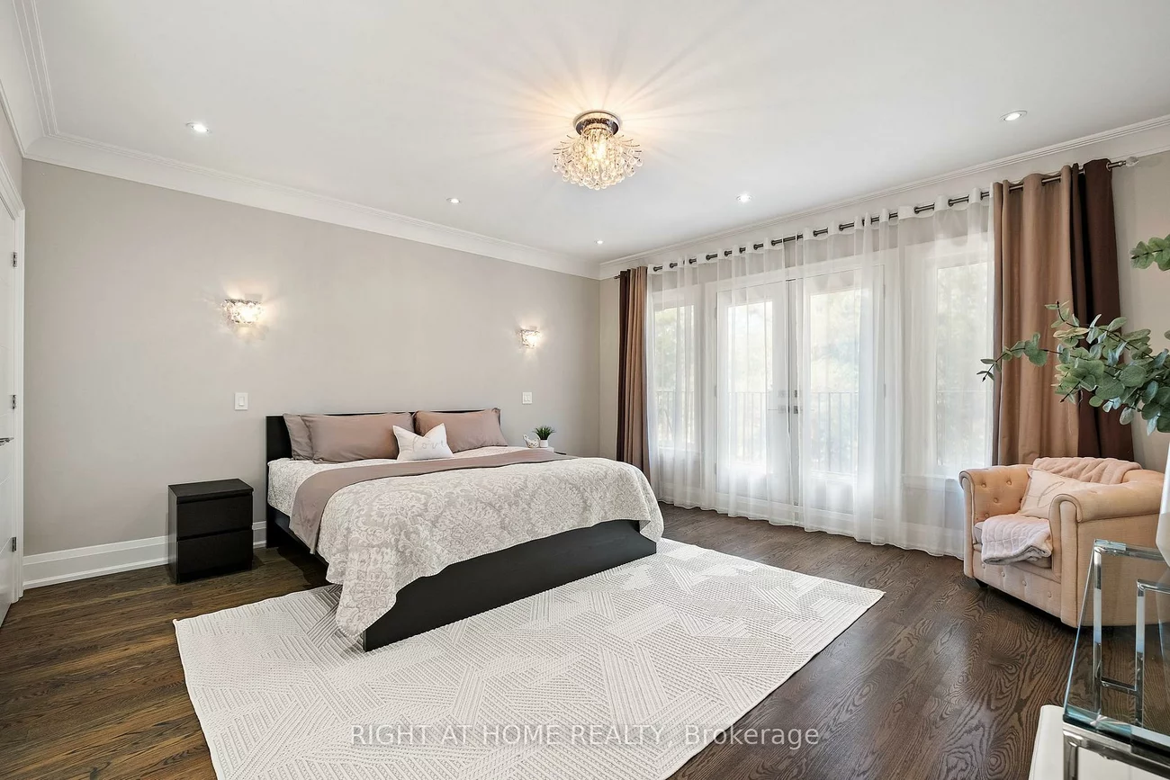 316, Churchill, Willowdale West, Toronto