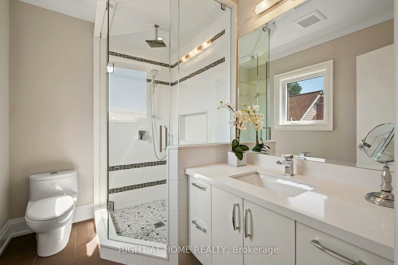 316, Churchill, Willowdale West, Toronto