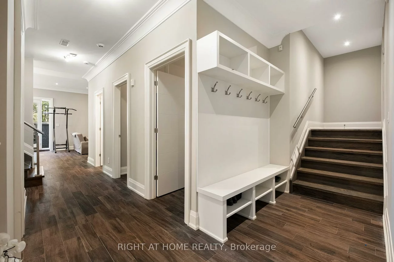 316, Churchill, Willowdale West, Toronto