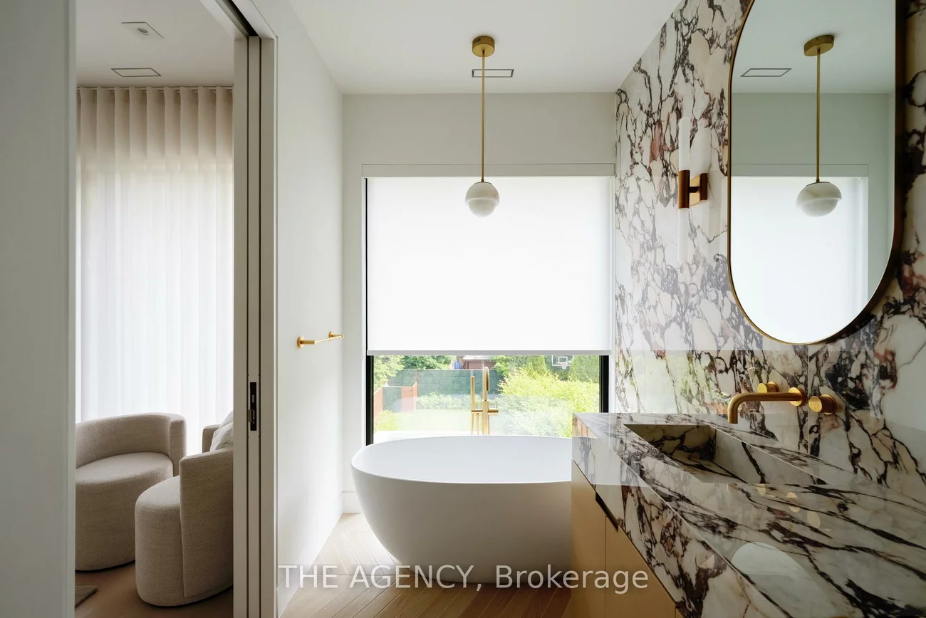 126, Sherwood, Mount Pleasant East, Toronto