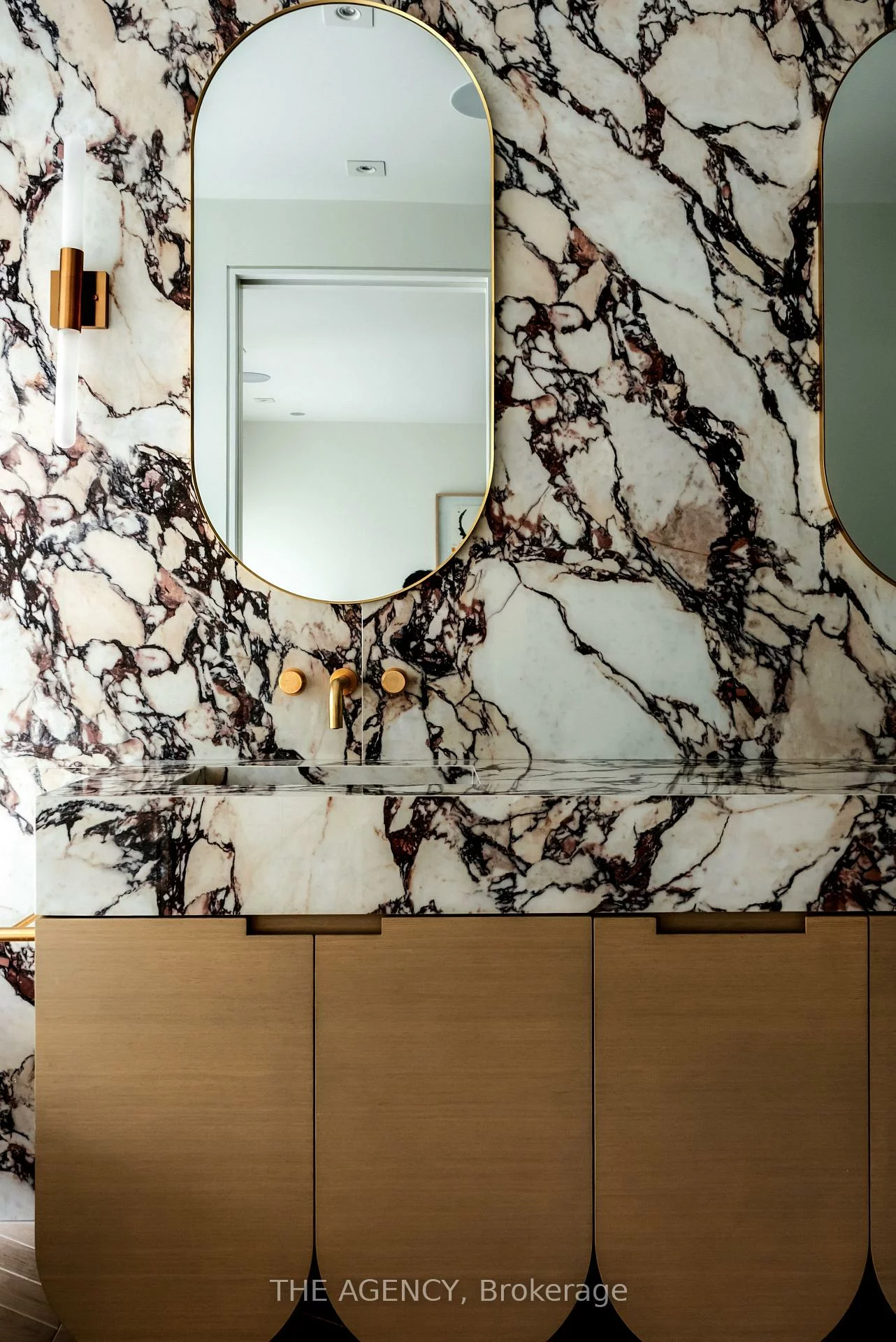 126, Sherwood, Mount Pleasant East, Toronto