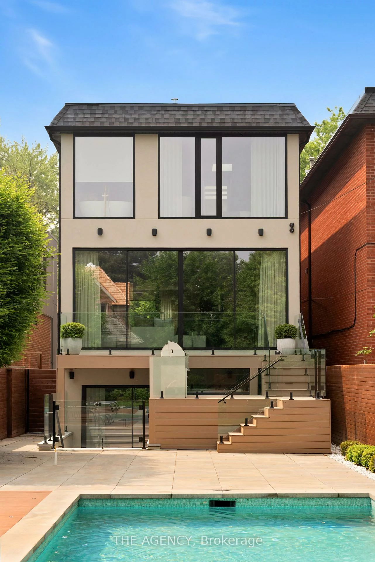 126, Sherwood, Mount Pleasant East, Toronto