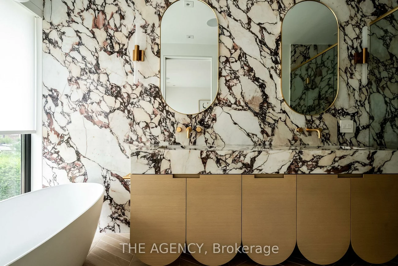 126, Sherwood, Mount Pleasant East, Toronto