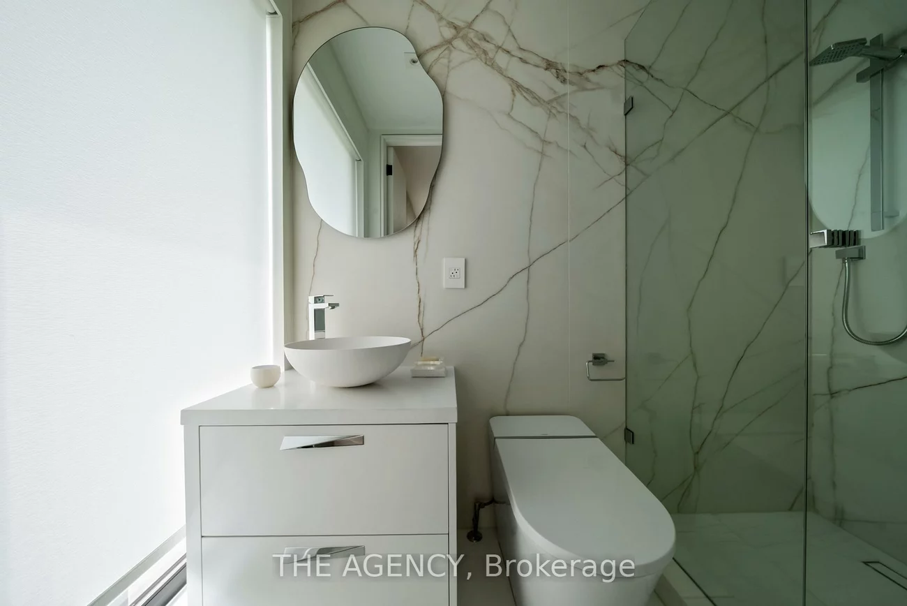 126, Sherwood, Mount Pleasant East, Toronto