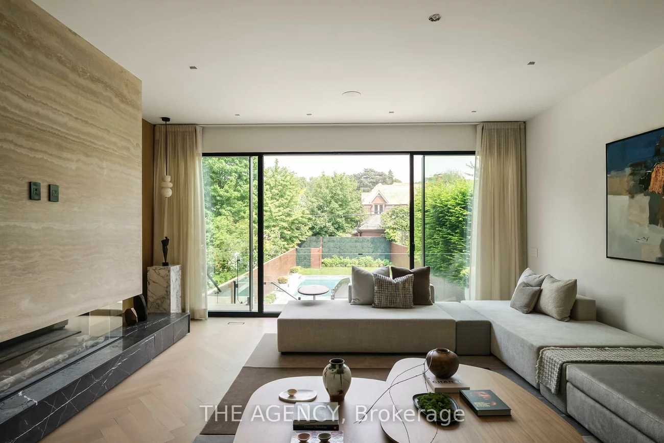 126, Sherwood, Mount Pleasant East, Toronto