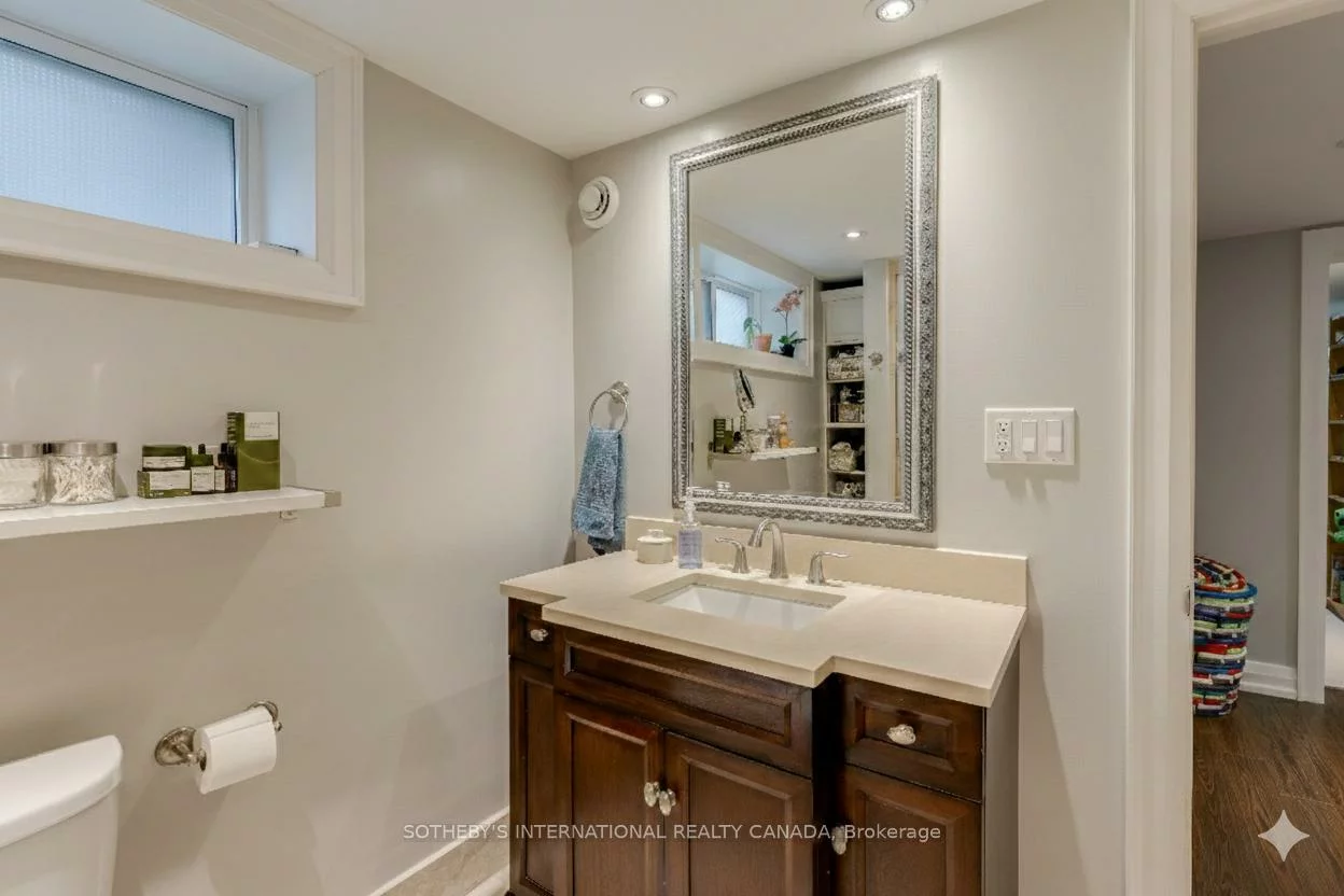 412, Wellesley, Cabbagetown-South St. James Town, Toronto