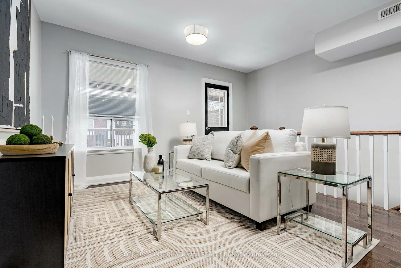 412, Wellesley, Cabbagetown-South St. James Town, Toronto