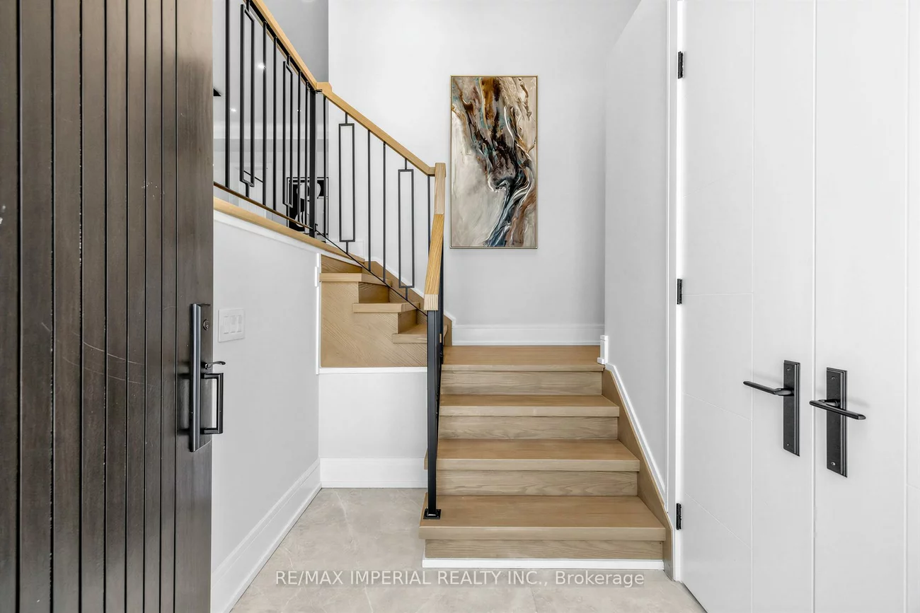 68, Lynnhaven, Englemount-Lawrence, Toronto