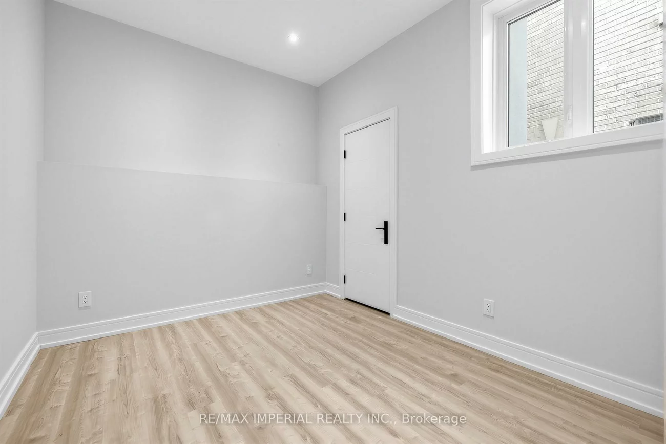 68, Lynnhaven, Englemount-Lawrence, Toronto