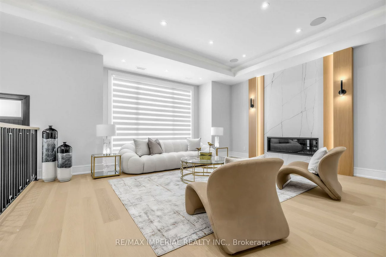 68, Lynnhaven, Englemount-Lawrence, Toronto