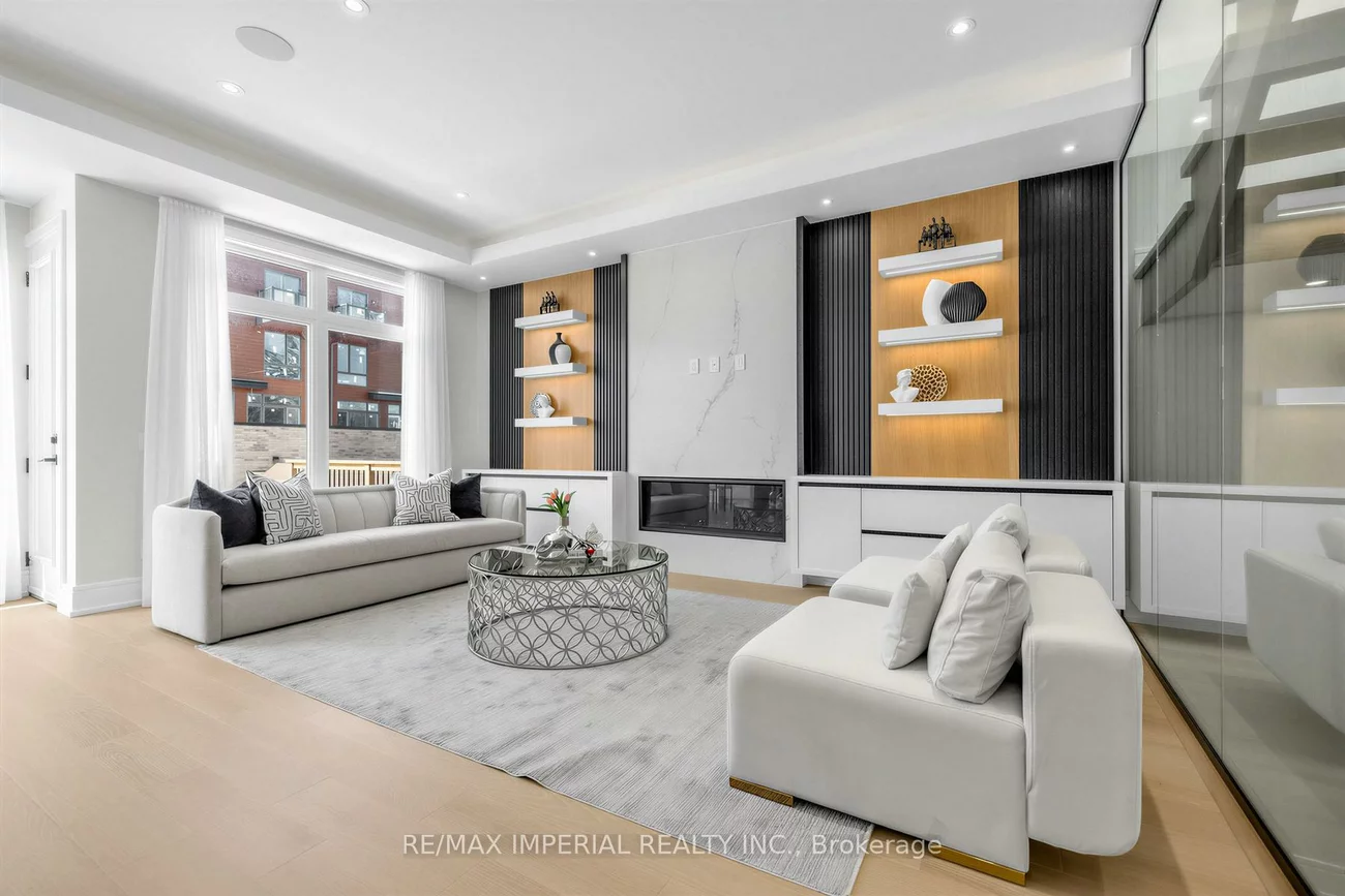 68, Lynnhaven, Englemount-Lawrence, Toronto