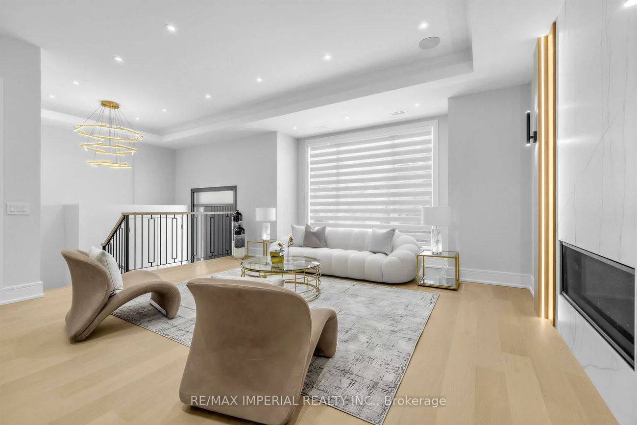 68, Lynnhaven, Englemount-Lawrence, Toronto