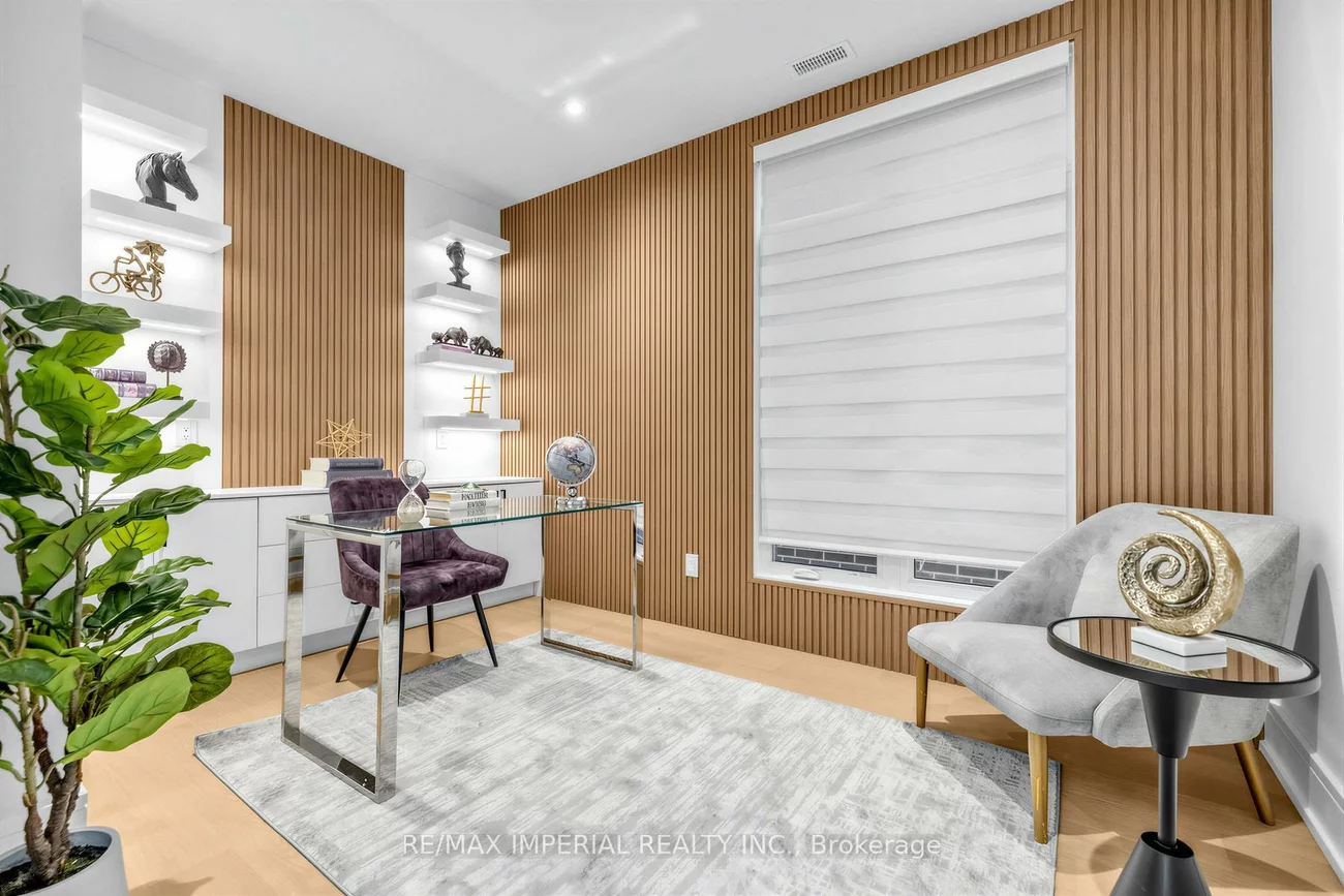 68, Lynnhaven, Englemount-Lawrence, Toronto