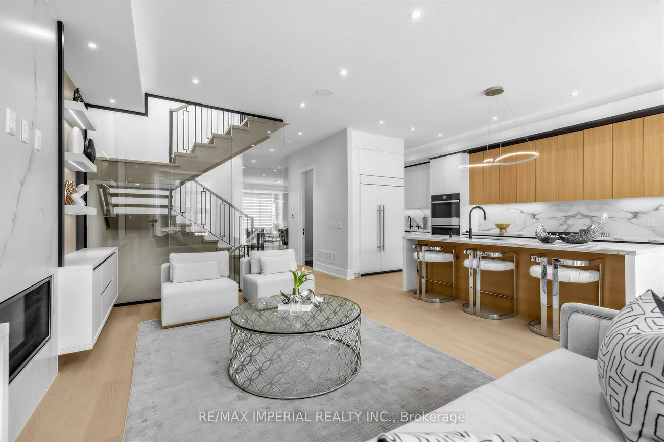 68, Lynnhaven, Englemount-Lawrence, Toronto