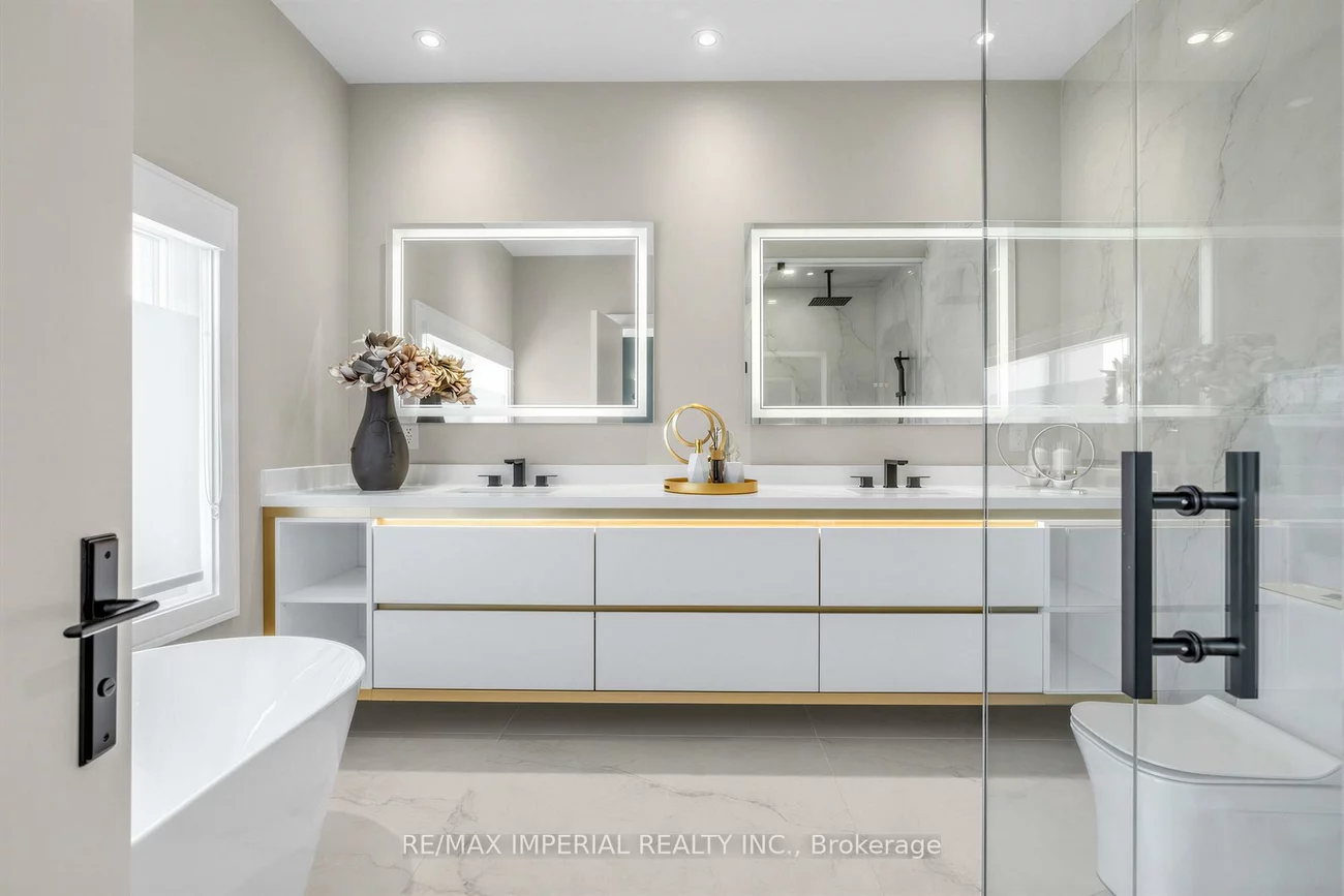 68, Lynnhaven, Englemount-Lawrence, Toronto