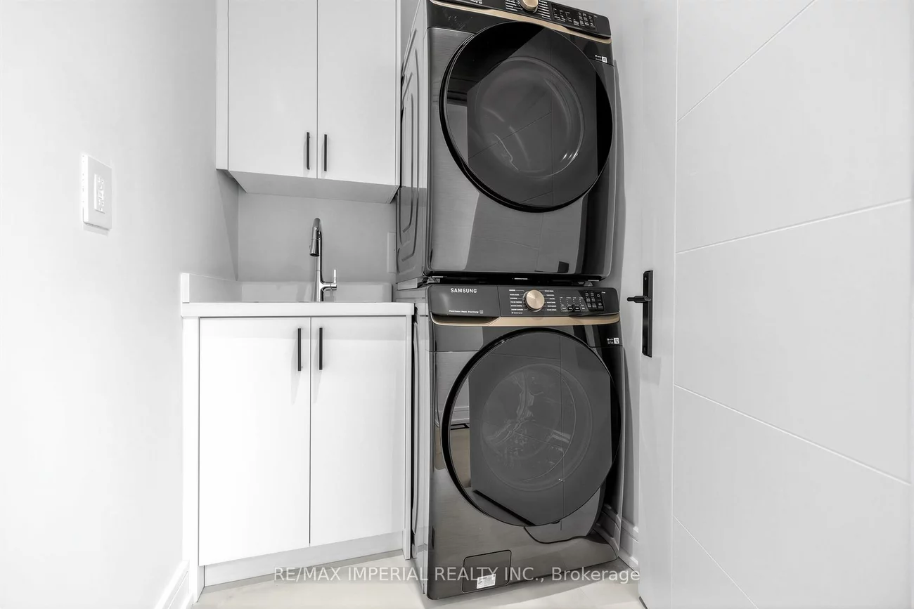 68, Lynnhaven, Englemount-Lawrence, Toronto