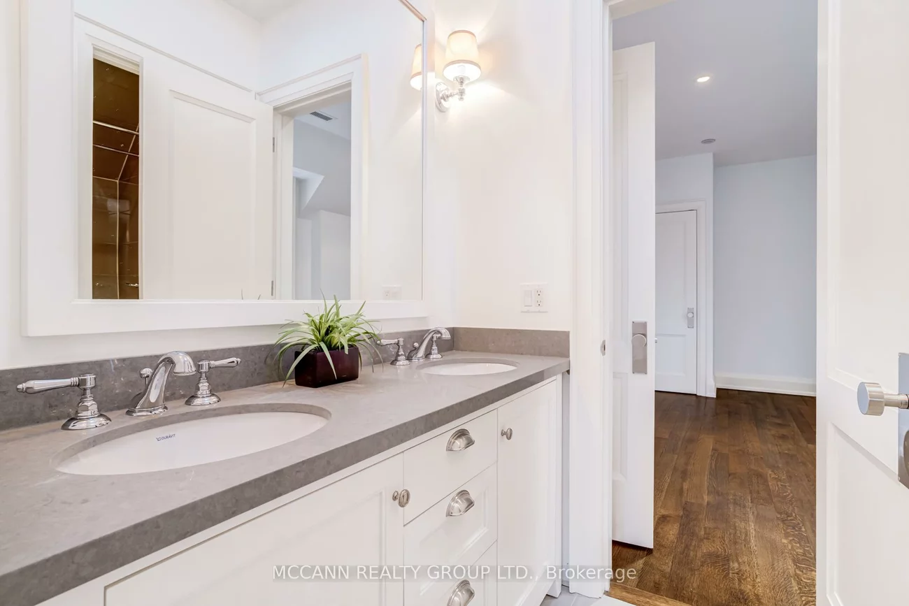 172, Hanna, Leaside, Toronto