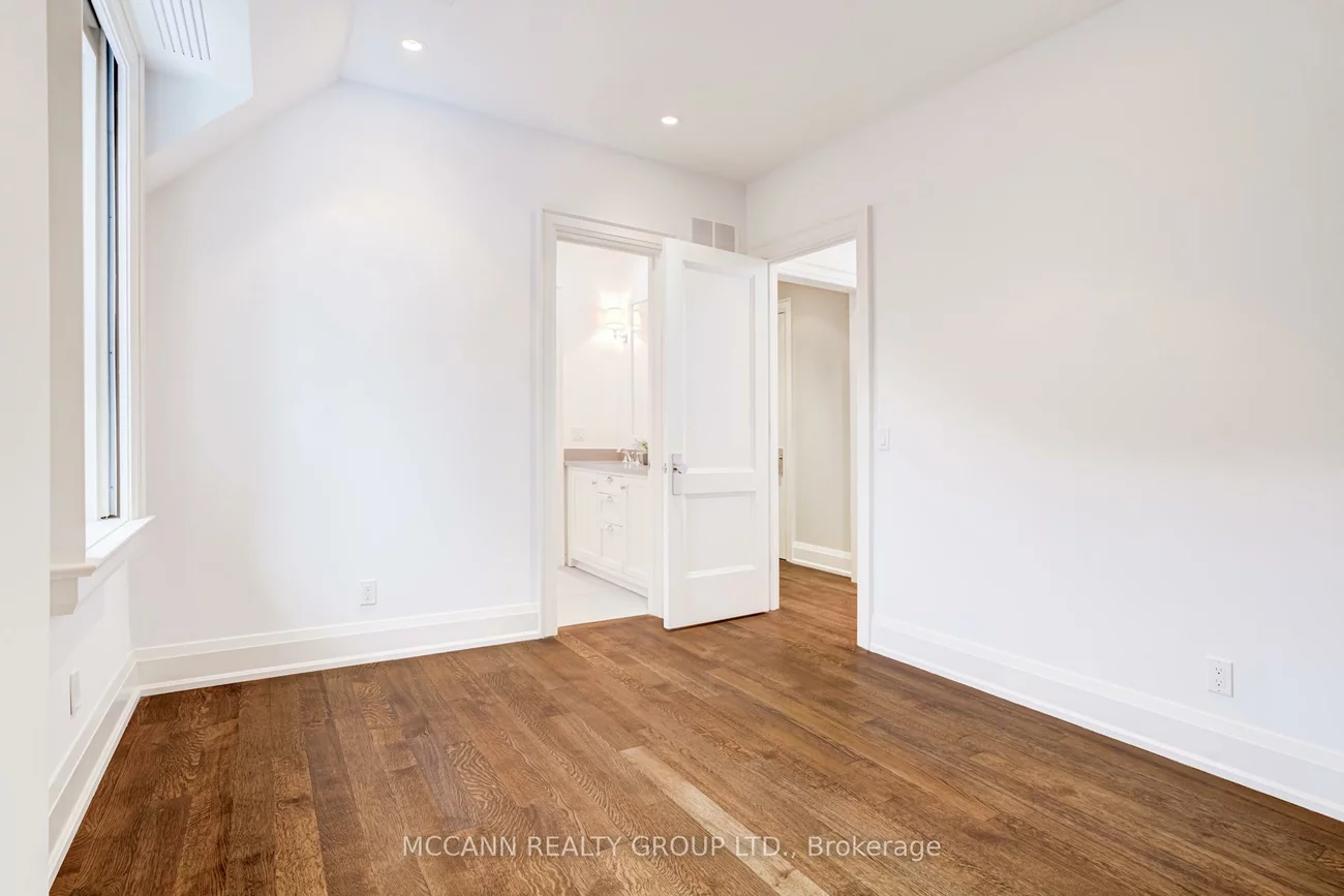 172, Hanna, Leaside, Toronto