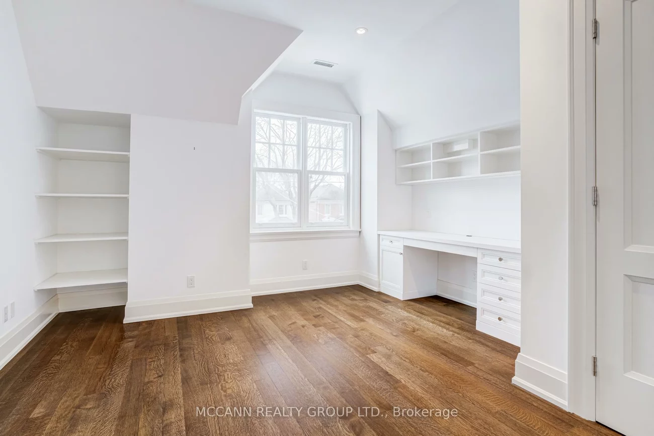 172, Hanna, Leaside, Toronto