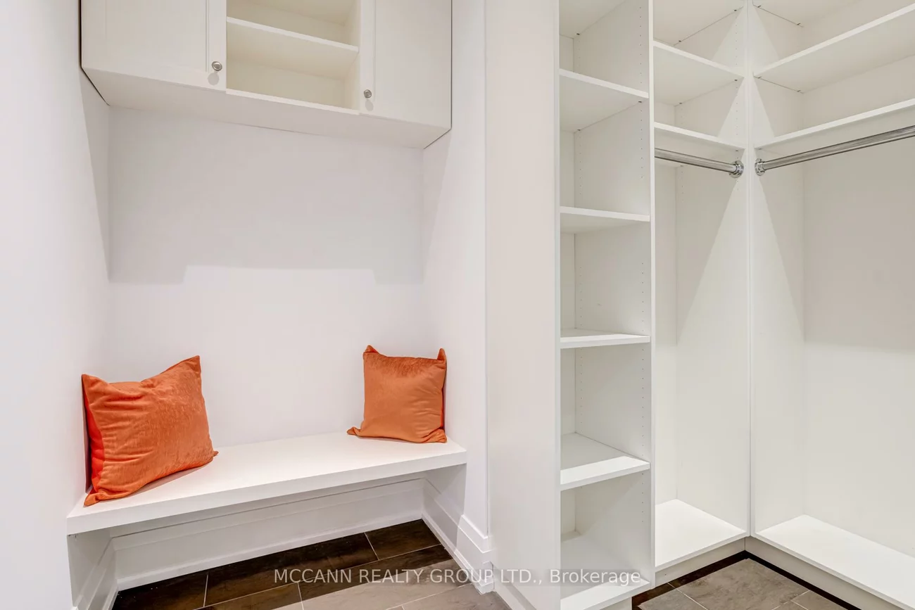 172, Hanna, Leaside, Toronto