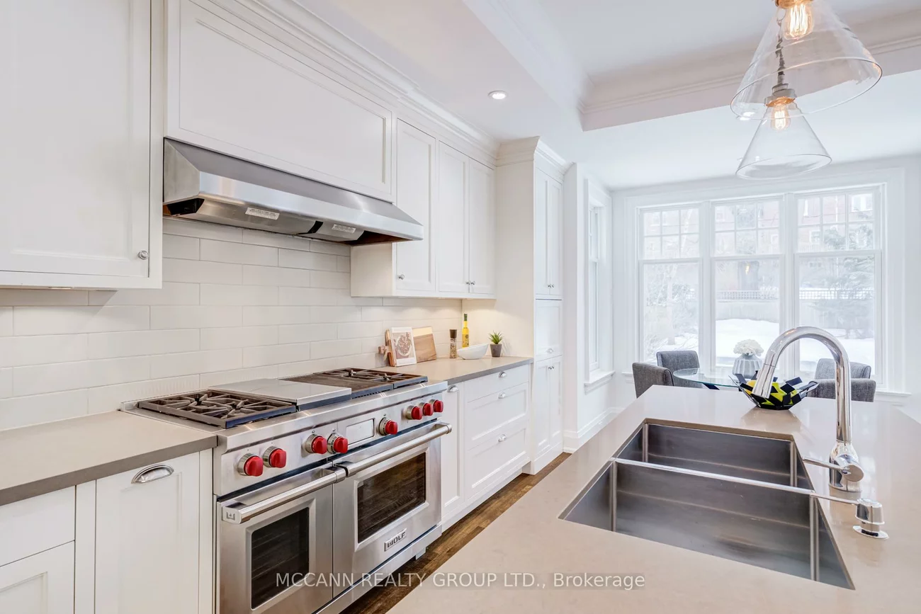 172, Hanna, Leaside, Toronto