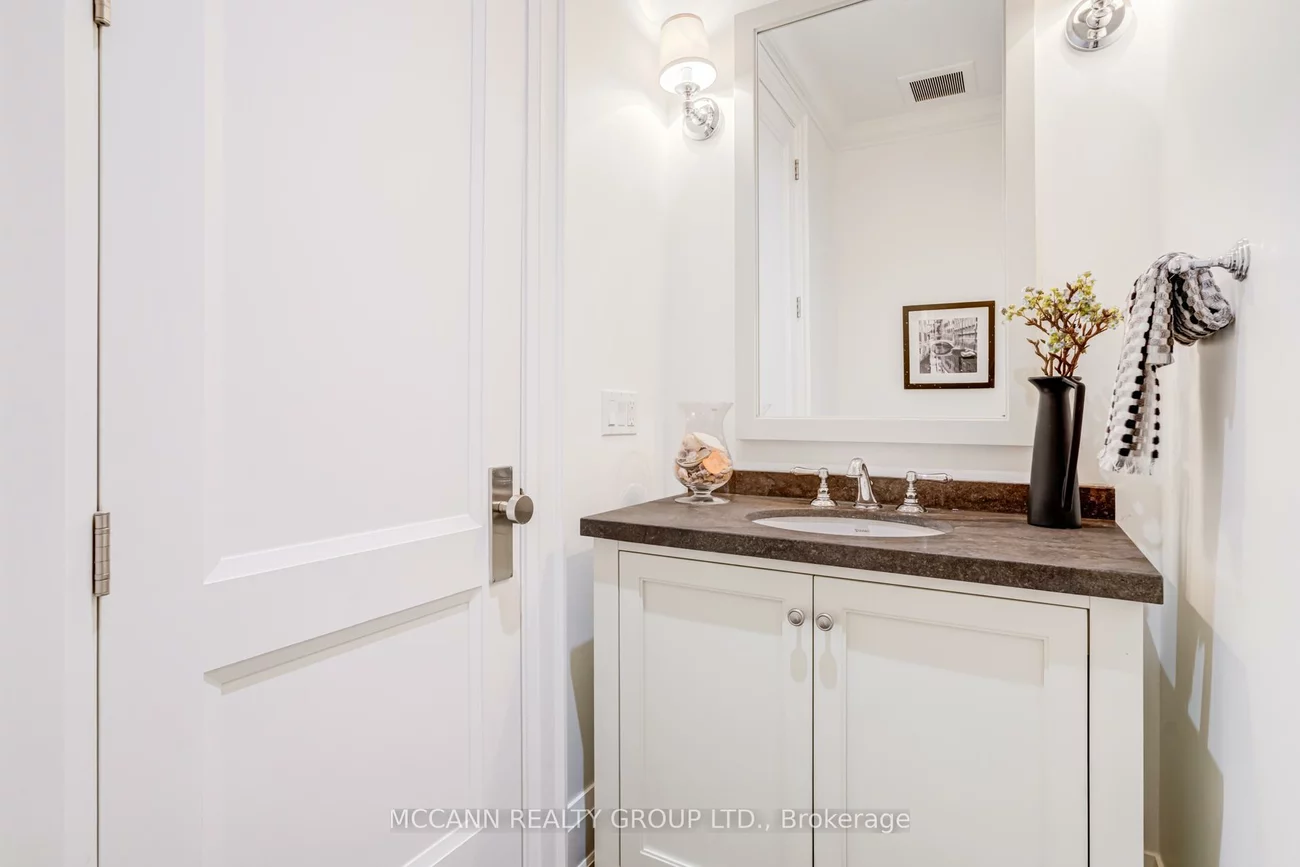 172, Hanna, Leaside, Toronto