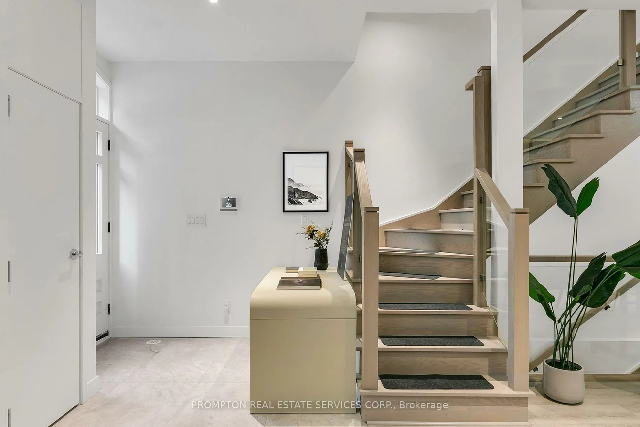 11, Gloucester, Church-Yonge Corridor, Toronto