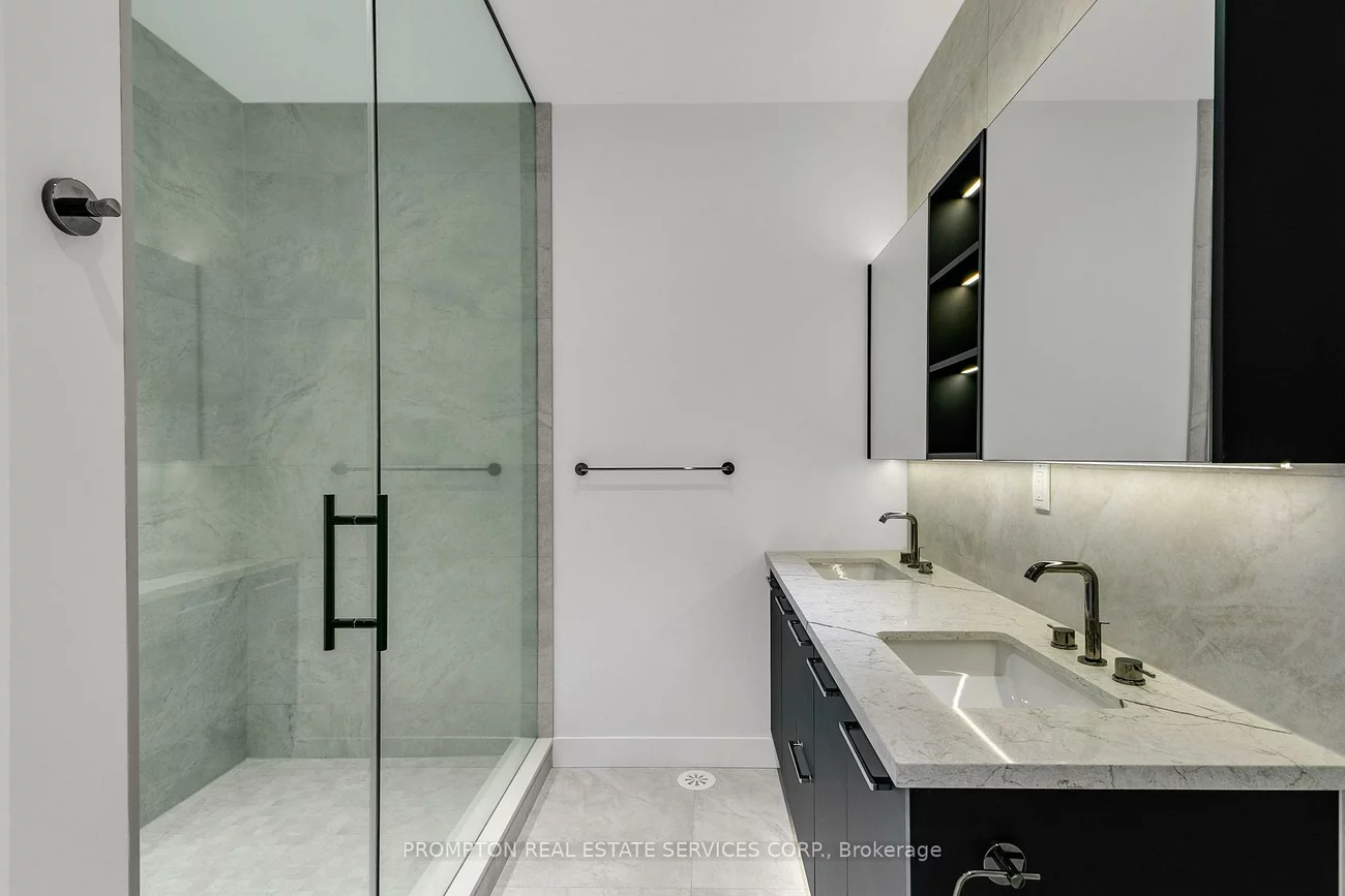 11, Gloucester, Church-Yonge Corridor, Toronto