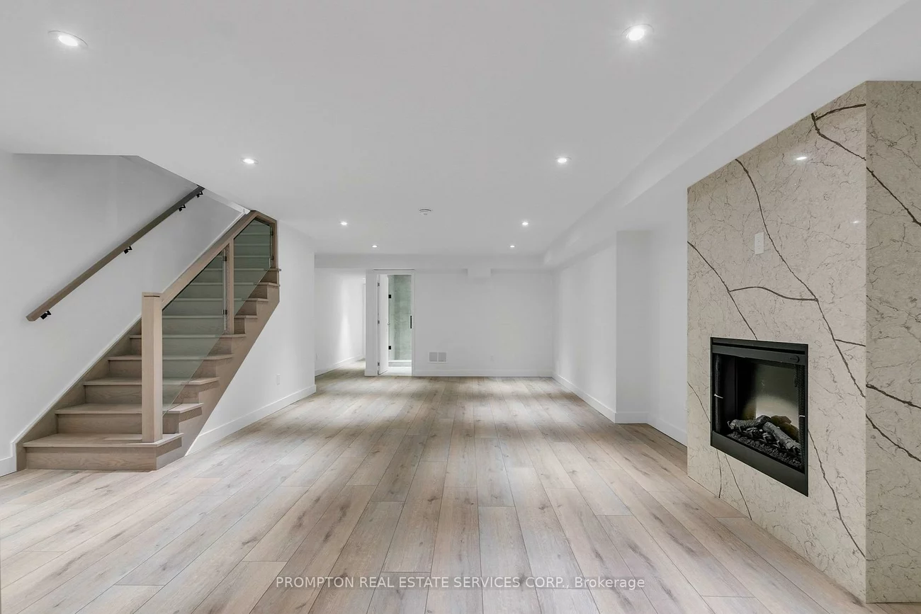 11, Gloucester, Church-Yonge Corridor, Toronto