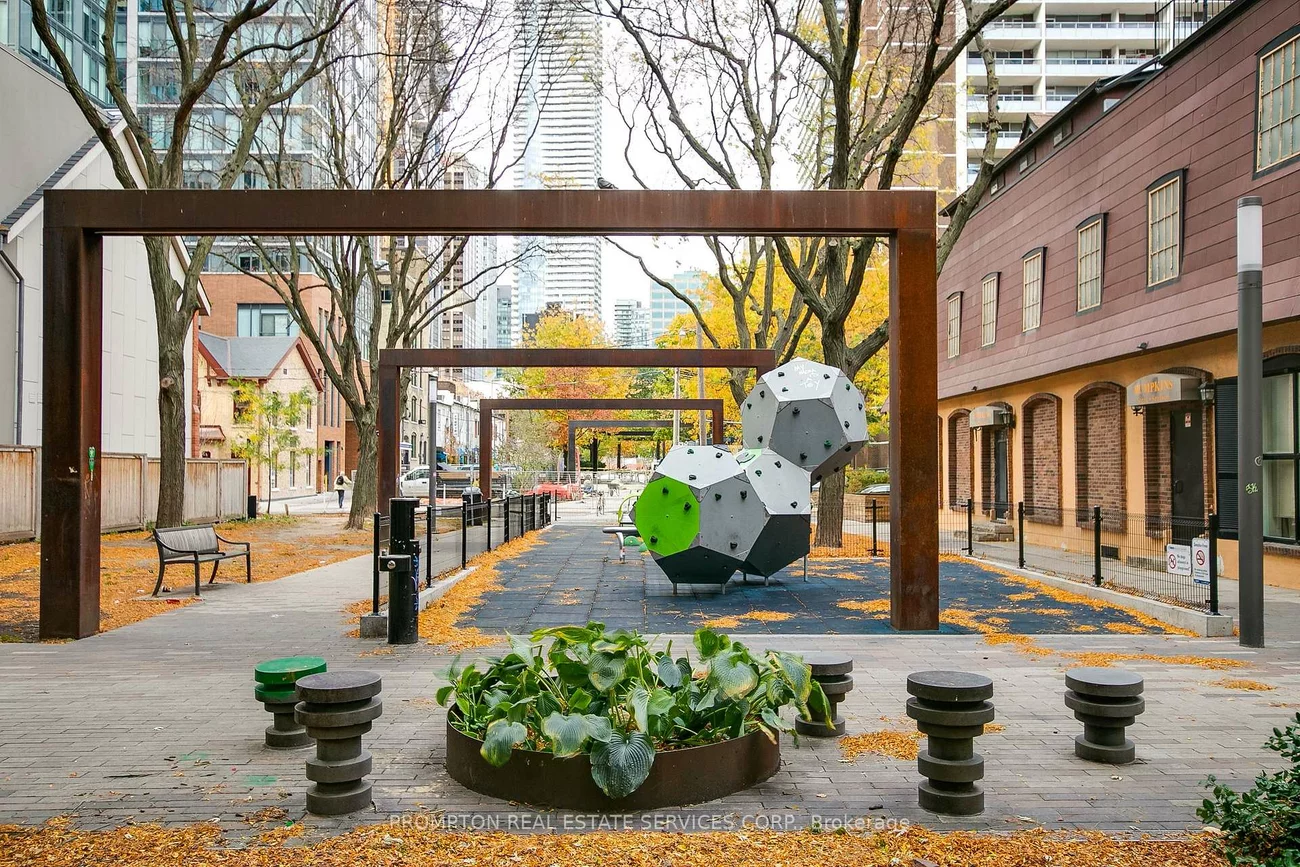 9, Gloucester, Church-Yonge Corridor, Toronto