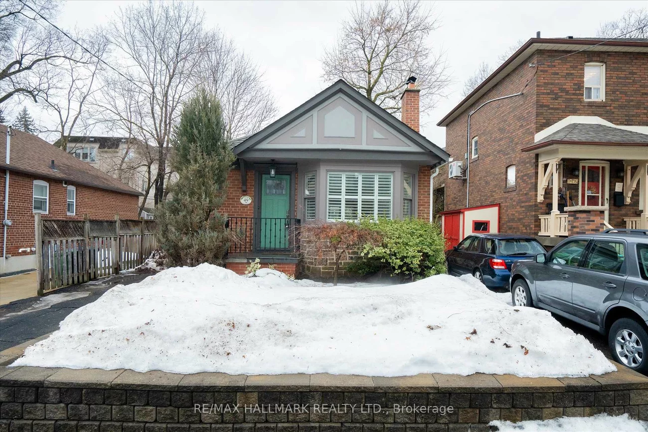 49, Elvina, Mount Pleasant East, Toronto
