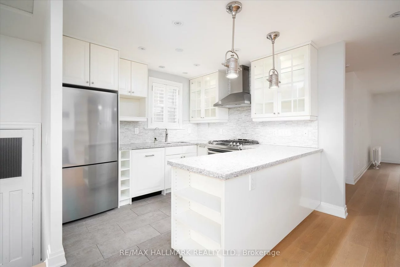 49, Elvina, Mount Pleasant East, Toronto