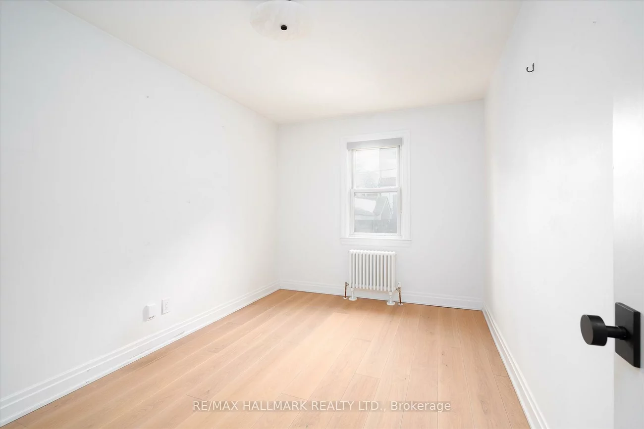 49, Elvina, Mount Pleasant East, Toronto