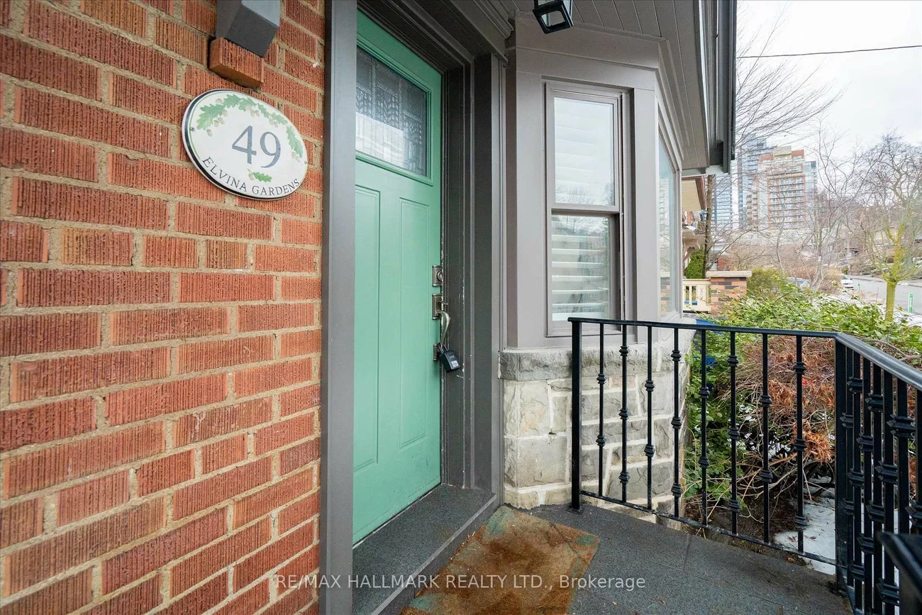 49, Elvina, Mount Pleasant East, Toronto