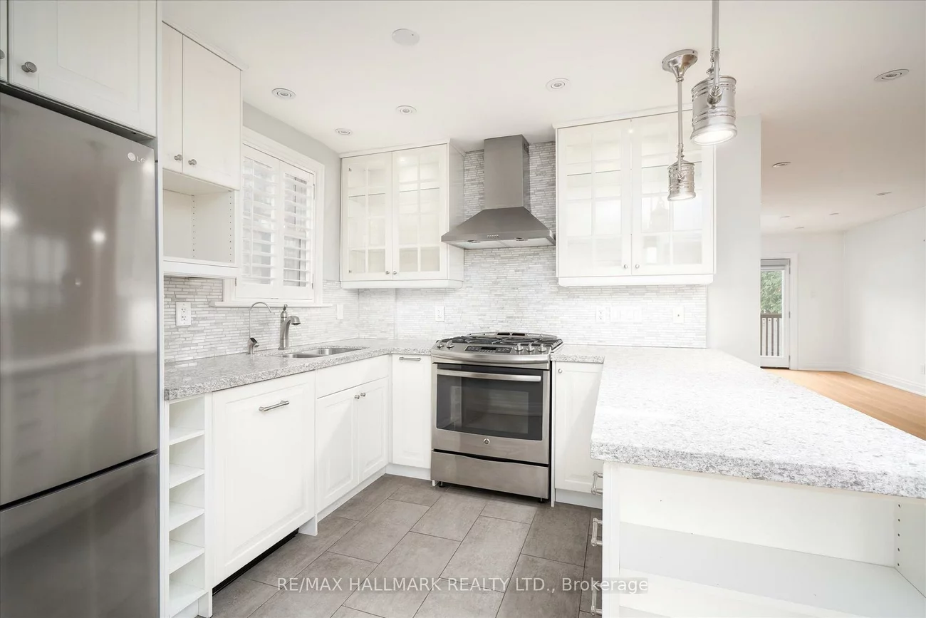 49, Elvina, Mount Pleasant East, Toronto