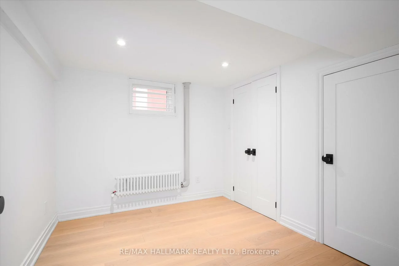 49, Elvina, Mount Pleasant East, Toronto