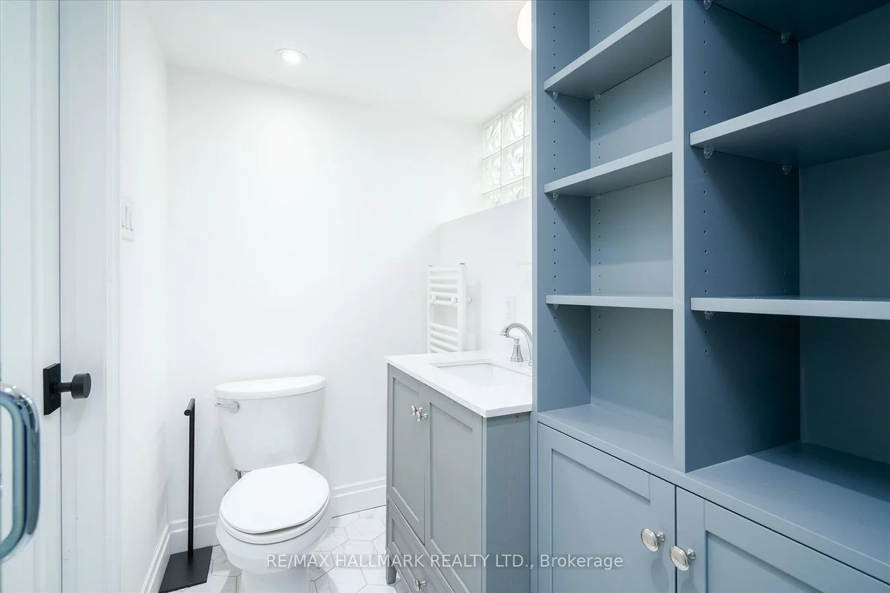 49, Elvina, Mount Pleasant East, Toronto